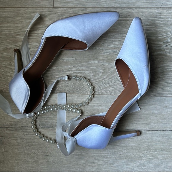 Wedding Bow Heels - Picture 2 of 7